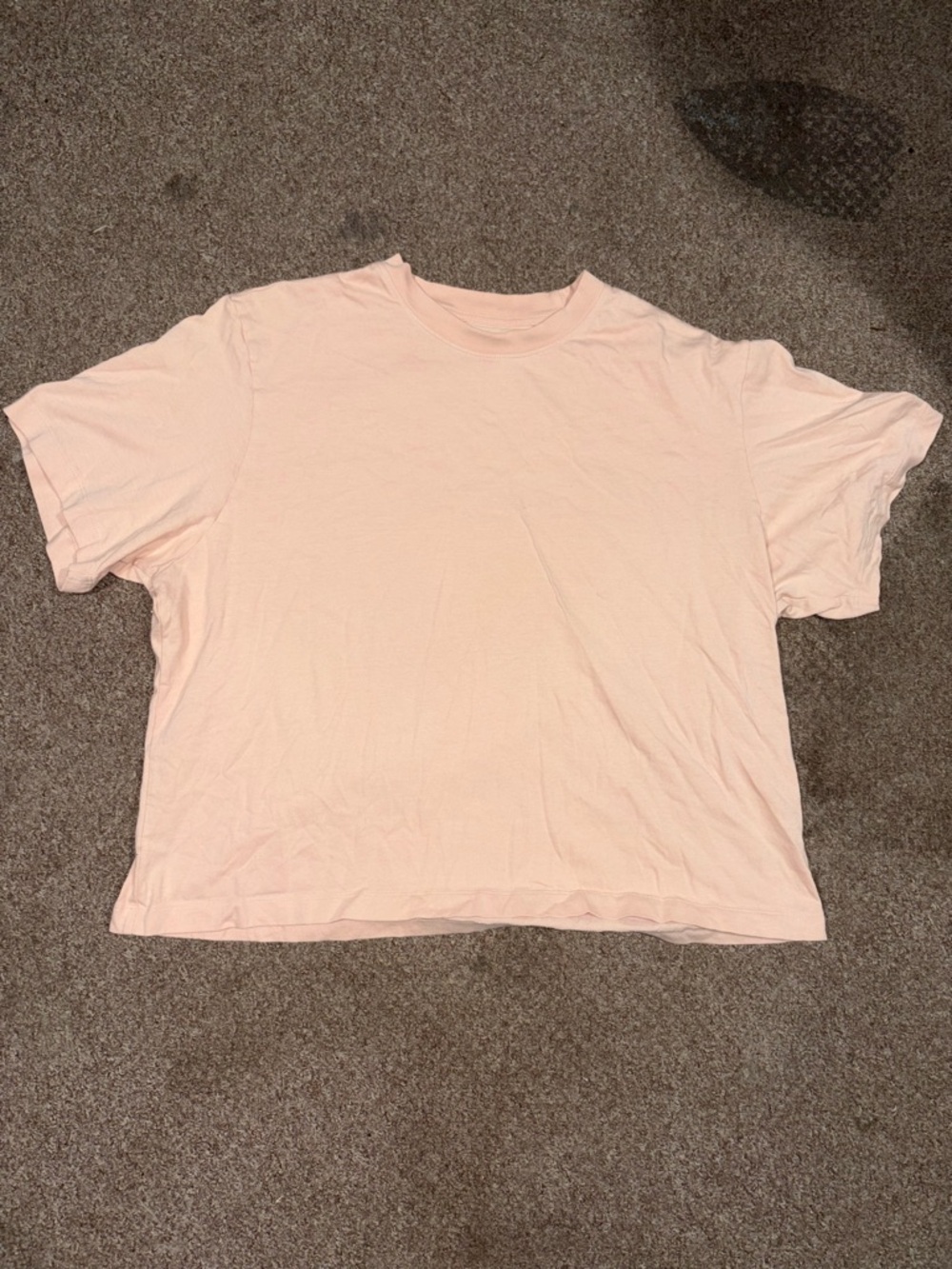 Men’s American Eagle peachy colored boxy tshirt!